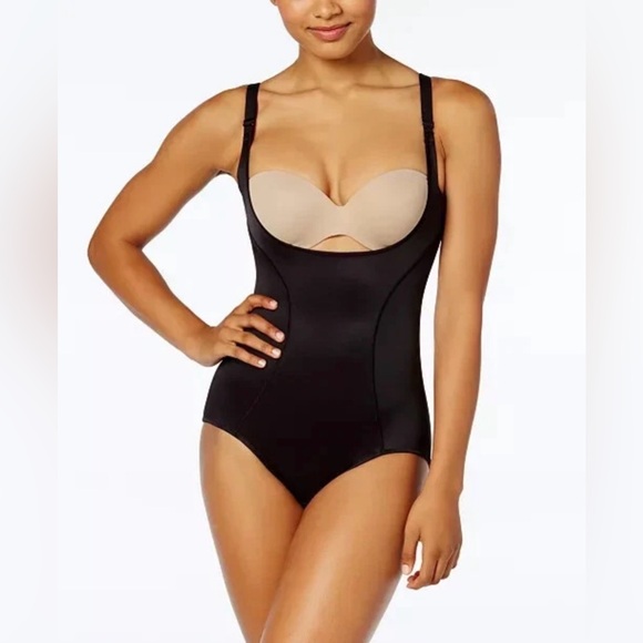 Maidenform Other - Maidenform Black Shapewear Ultra Firm Bodysuit, Medium